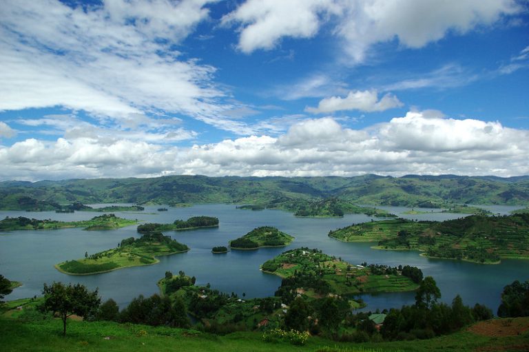 lake bunyonyi safaris