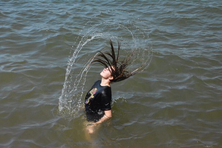swimming in lake bunyonyi